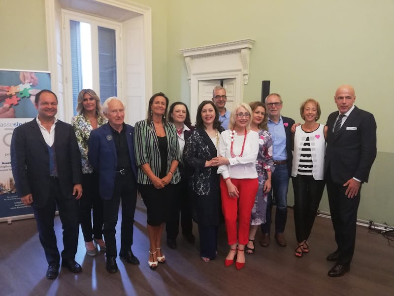 1587577470082358 foto di gruppo