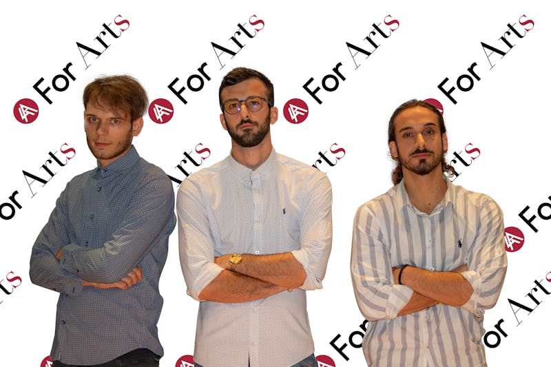 1598018677519030 crwd teamphoto